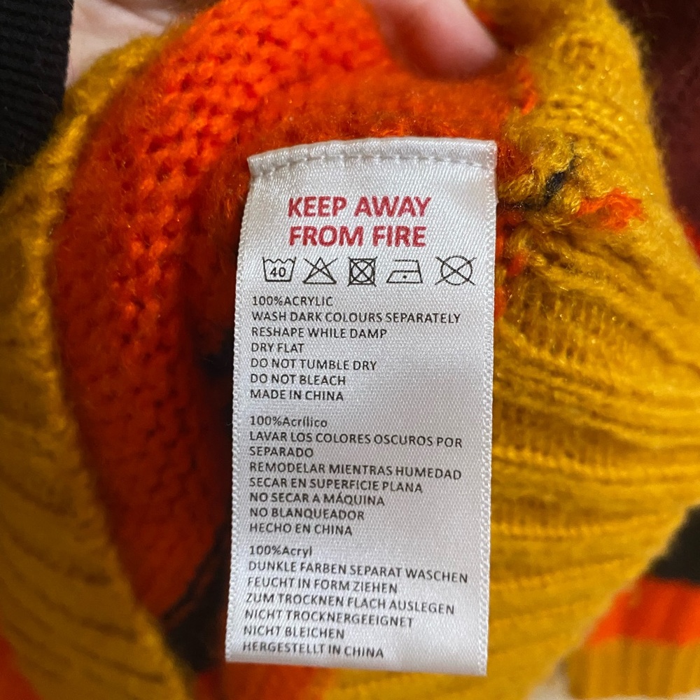 ❌SOLD ❌Urban Outfitters Rainbow Sweater - small - Picture 8 of 9